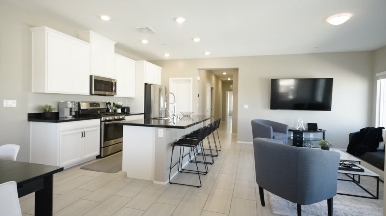 524 Thea St, Unit 1126 in Henderson, NV - Building Photo
