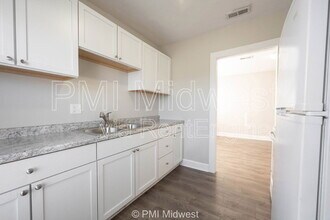 5045 E 10th St in Indianapolis, IN - Building Photo - Building Photo