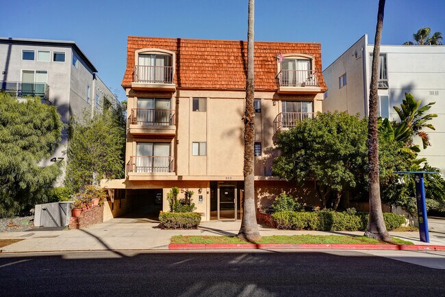 4th St Apartments in Santa Monica, CA - Foto de edificio - Building Photo