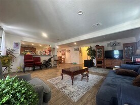 3331 Longhorn Dr in Houston, TX - Building Photo