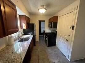 211-213 Rose Pl in Kalamazoo, MI - Building Photo