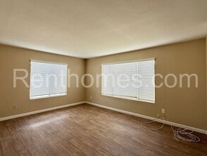 10946 Decatur Rd in San Diego, CA - Building Photo - Building Photo