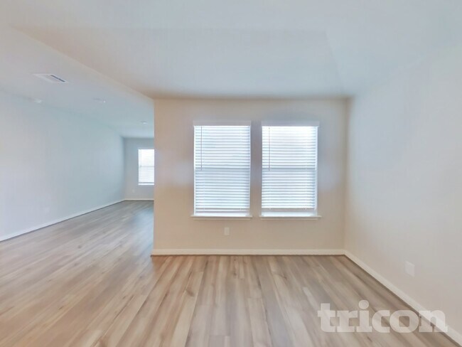 13538 Paxton Blvd in Saint Hedwig, TX - Building Photo - Building Photo