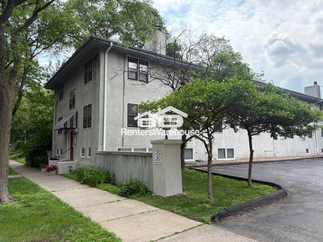 666 Ashland Ave in St. Paul, MN - Building Photo - Building Photo