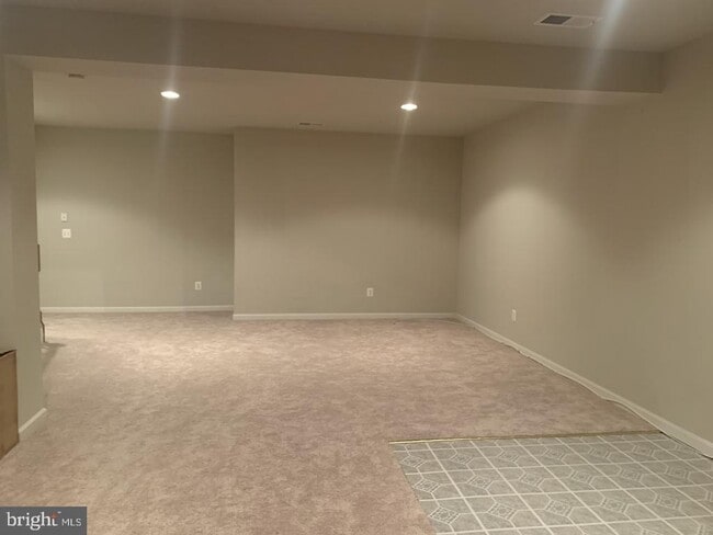 15654 Altomare Trace Way in Woodbridge, VA - Building Photo - Building Photo