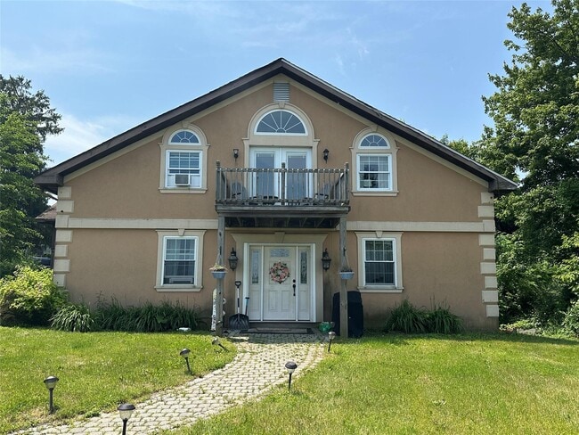 property at 852 Freedom Plains Rd