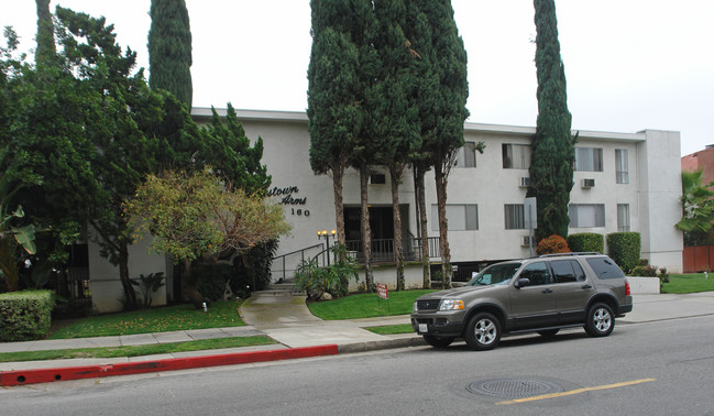 Jamestown Arms Apartments in Pasadena, CA - Foto de edificio - Building Photo