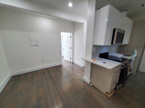5 Peterborough St, Unit 25 in Boston, MA - Building Photo - Building Photo