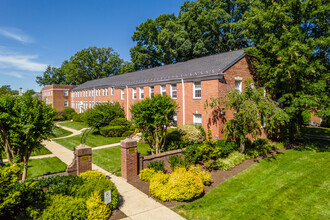 Ballston Court in Arlington, VA - Building Photo - Building Photo