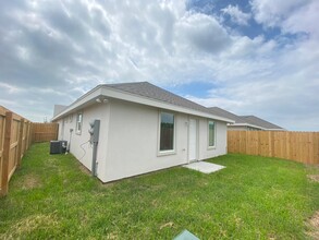 Montecito III Apartments in Edinburg, TX - Building Photo - Building Photo