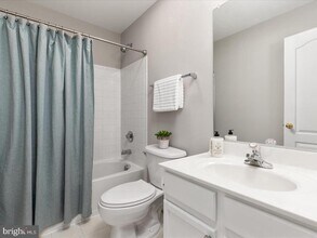 42033 Bushclover Terrace in Stone Ridge, VA - Building Photo - Building Photo