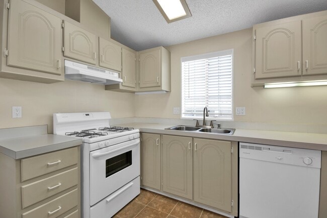 property at 525 W El Norte Pky