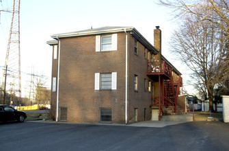 Crestview Apartments in Edison, NJ - Foto de edificio - Building Photo