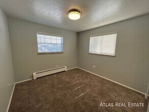 2367 S Locust St in Denver, CO - Building Photo - Building Photo