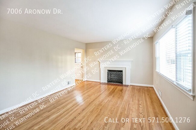 7006 Aronow Dr in Falls Church, VA - Building Photo - Building Photo