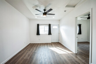 137 Frontier Dr, Unit ADU in Oceanside, CA - Foto de edificio - Building Photo