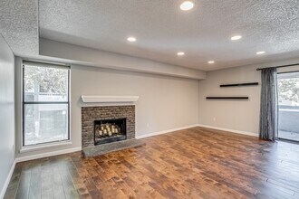6420 S Dayton St in Englewood, CO - Building Photo - Building Photo