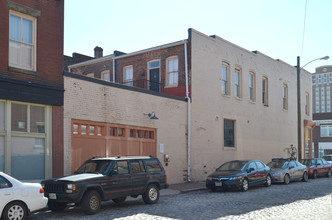 824 W. Broad St. in Richmond, VA - Foto de edificio - Building Photo