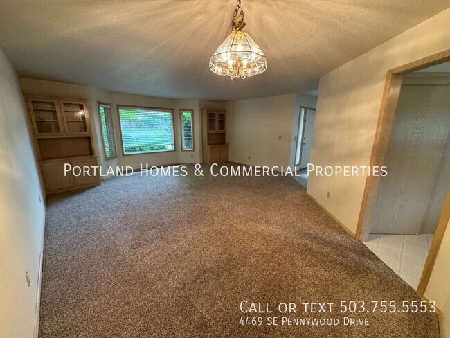4469 SE Pennywood Dr in Milwaukie, OR - Building Photo - Building Photo