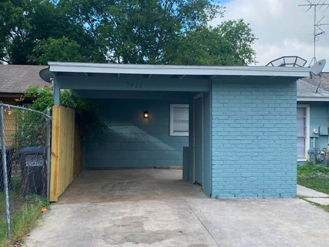 5426 Little Creek Dr in San Antonio, TX - Building Photo - Building Photo