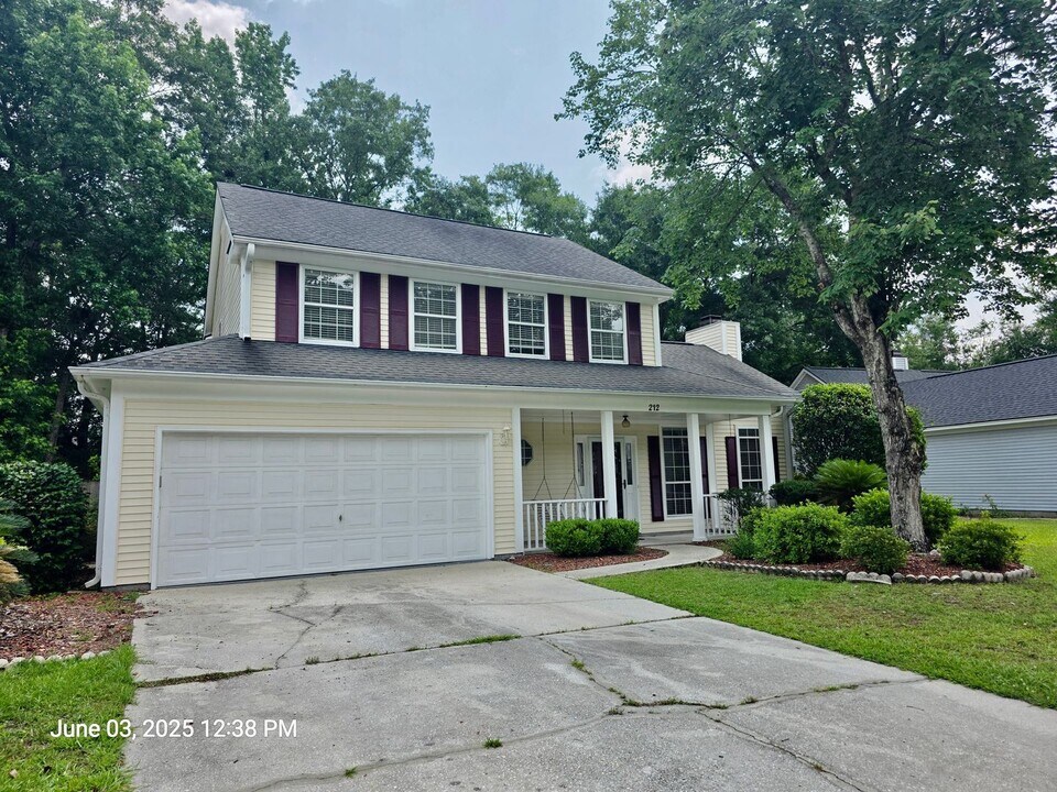 212 St Awdry St in Summerville, SC - Building Photo
