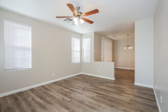 4404 Altamira Cave Dr in North Las Vegas, NV - Building Photo - Building Photo