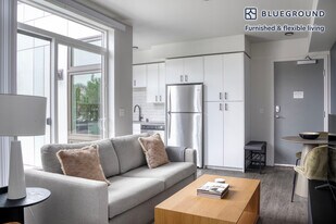 5 W Roy St in Seattle, WA - Building Photo