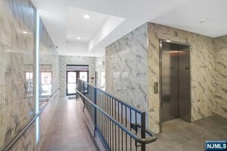 545 39th St, Unit 406 in Union City, NJ - Building Photo - Building Photo