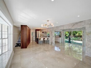 2421 NE 7th Pl in Fort Lauderdale, FL - Building Photo - Building Photo