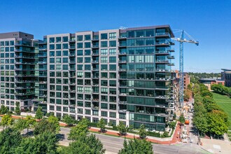 Parks Edge East in Columbus, OH - Building Photo - Building Photo