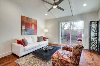 5204 King Charles Dr in Austin, TX - Building Photo - Building Photo