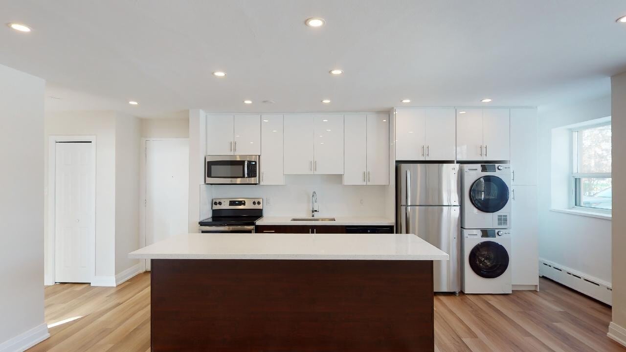 155 Lake Shore in Toronto, ON - Building Photo