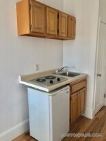 1061 Beacon St in Brookline, MA - Building Photo