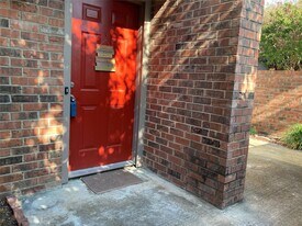 18240 Midway Rd in Dallas, TX - Building Photo