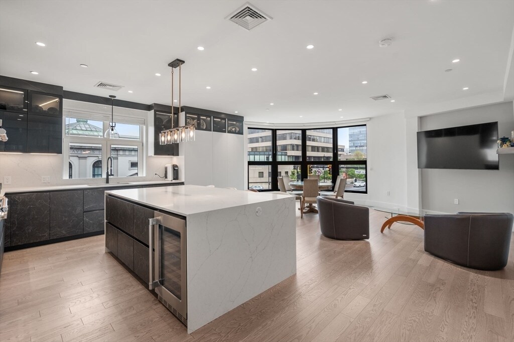 69 Walnut St in Brookline, MA - Building Photo