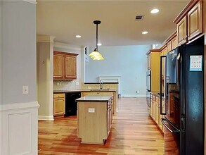 1050 Longshore Cove in Decatur, GA - Building Photo - Building Photo