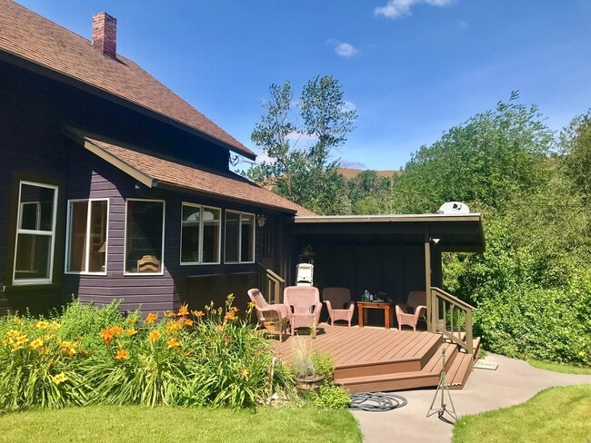 5615 Mill Creek Rd in The Dalles, OR - Building Photo - Building Photo