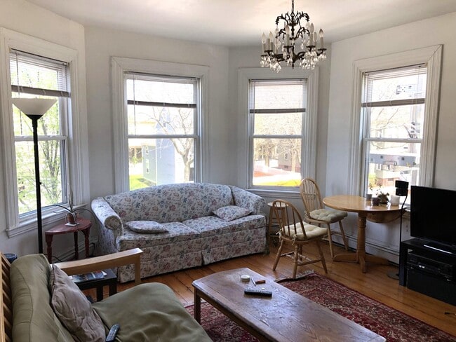 268 Broadway, Unit 268 in Cambridge, MA - Building Photo - Building Photo