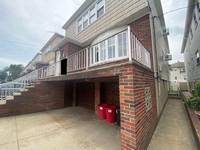 property at 164 W 18th St