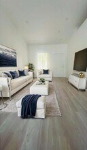 6972 NW 179th St in Hialeah, FL - Building Photo - Building Photo