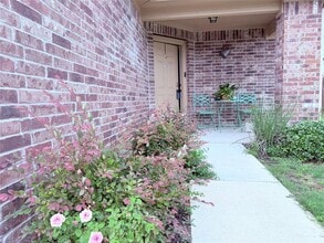 10801 Seguin St in Austin, TX - Building Photo - Building Photo