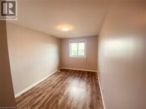 668 Butternut Ave in Waterloo, ON - Building Photo - Building Photo