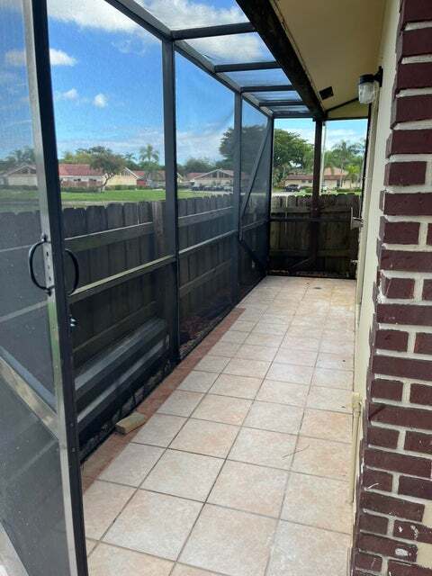 4423 Woodstock Dr in West Palm Beach, FL - Building Photo - Building Photo