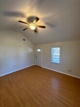 10826 Lejean Dr in Midwest City, OK - Foto de edificio - Building Photo