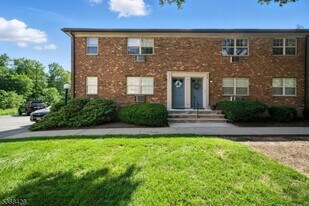 19 Savage Rd in Denville, NJ - Building Photo