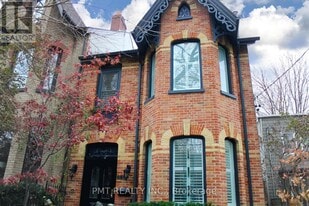 445 Ontario St in Toronto, ON - Building Photo