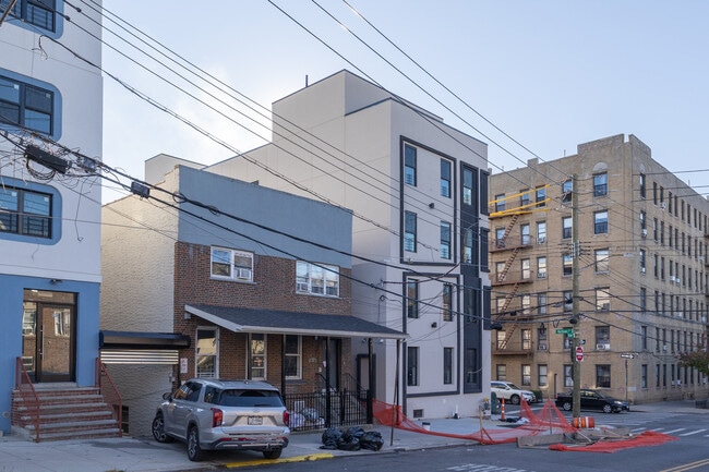 2770 Matthews Ave in Bronx, NY - Building Photo - Building Photo