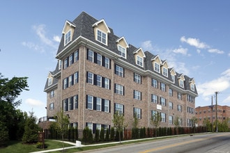 Hilltop Apartments of Totowa in Totowa, NJ - Building Photo - Building Photo