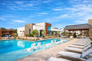 Hardy Oak in San Antonio, TX - Building Photo