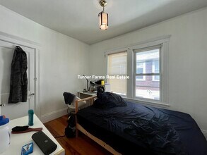 102 W Adams St, Unit 2 in Somerville, MA - Building Photo - Building Photo